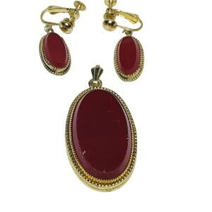 Vintage Red Stone Gold Tone Accents 3 PC Necklace Pendant + Clip Earring Set